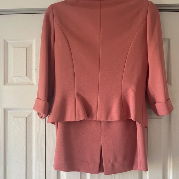 Maggy London Women’s Two Piece Suit - Picture 2 of 6